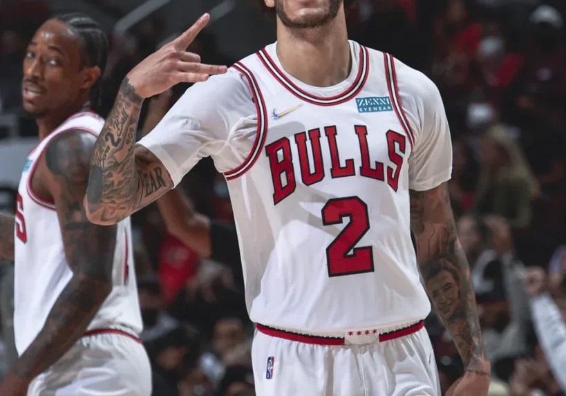 211010_samsmith_lonzoball_dopecelebrationshot_preseason_4x5