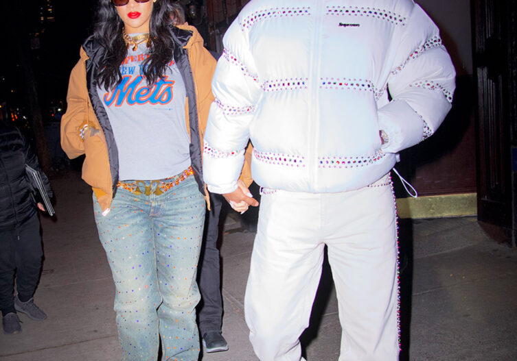 Rihanna and asap rocky leaving from a date at Carbone asap leaves with visible kids on the cheek from Rihanna

Pictured: 
Ref: SPL5290824 190222 NON-EXCLUSIVE
Picture by: WavyPeter / SplashNews.com

Splash News and Pictures
USA: +1 310-525-5808
London: +44 (0)20 8126 1009
Berlin: +49 175 3764 166
photodesk@splashnews.com

World Rights,