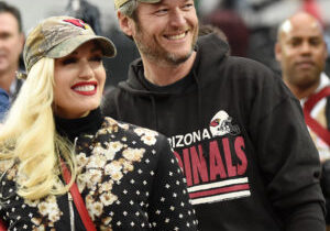 GLENDALE, AZ - DECEMBER 27:  Gwen Stefani and Blake Shelton attend the NFL game between the Green Bay Packers and Arizona Cardinals at University of Phoenix Stadium on December 27, 2015 in Glendale, Arizona.  (Photo by Norm Hall/Getty Images)